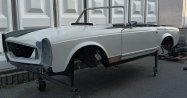 MERCEDES-BENZ 230SL W113 - Autosalon Šedivý & Šmejkal, Praha-Prosek