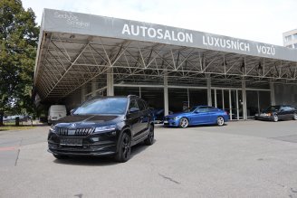 Škoda Karoq 1.5 TSI ACT Sportline Plus (110 kW), 1. majitel, ČR - Autosalon Šedivý & Šmejkal, Praha-Prosek